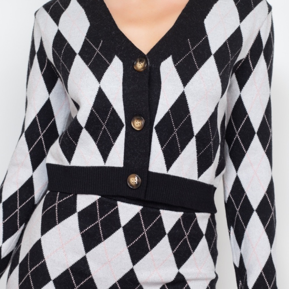 ⭕️ SOLD OUT ⭕️ NEW "Xoxo" Black & White Diamond Print Skirt Set - Picture 3 of 7